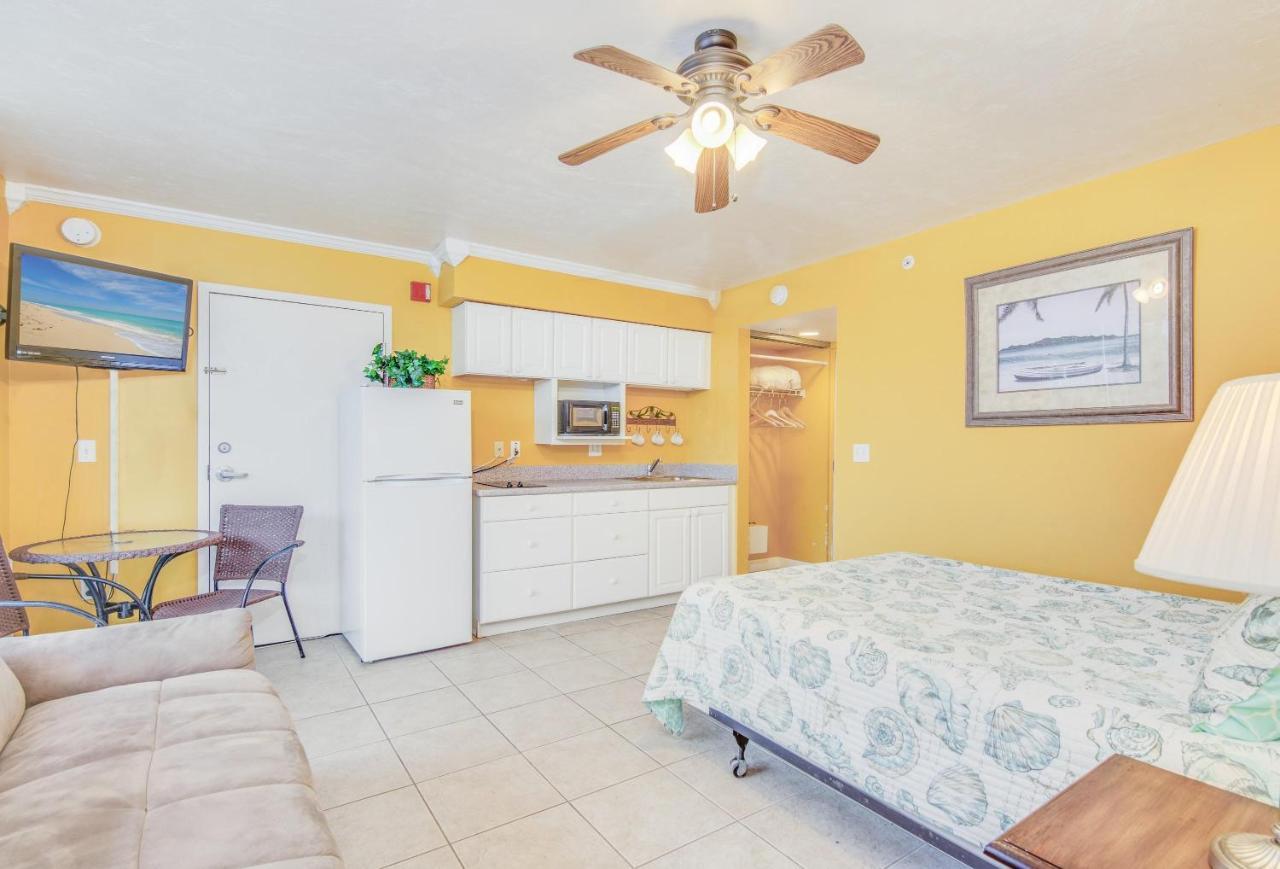 Casa Playa Condos Fort Myers Beach Exterior photo