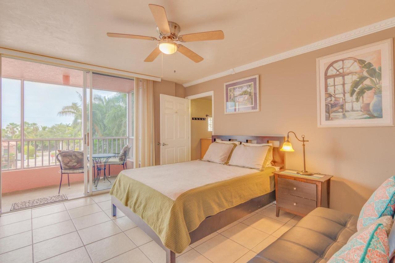 Casa Playa Condos Fort Myers Beach Exterior photo